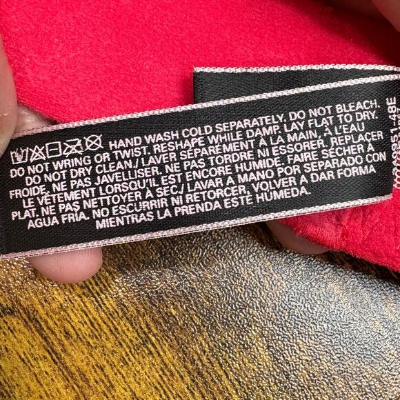 Victorias Secret Size 34D Very Sexy Push Up Bra Red Lace Rhinestone Padded - Picture 5 of 11